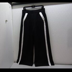 Brand new Spanx Women’s AirEssentials Wide Leg Stripe Pant Size Large